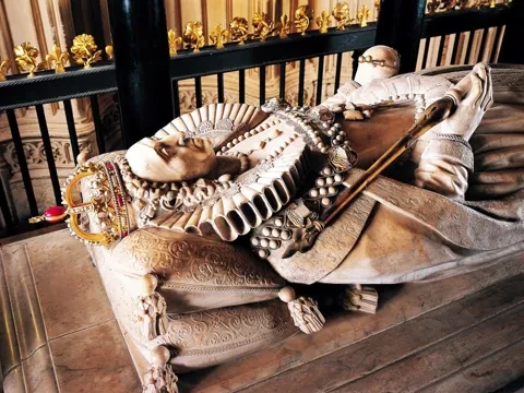 Tomb effigy of Queen Elizabeth I, Westminster Abbey